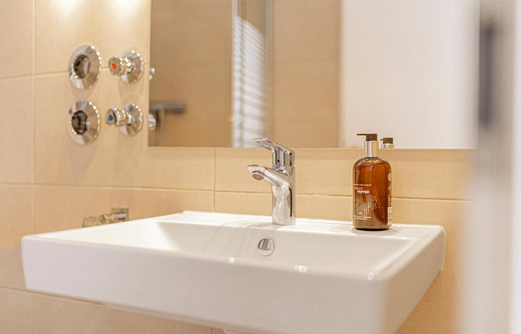 Suite-Regensburg Luaran gambar