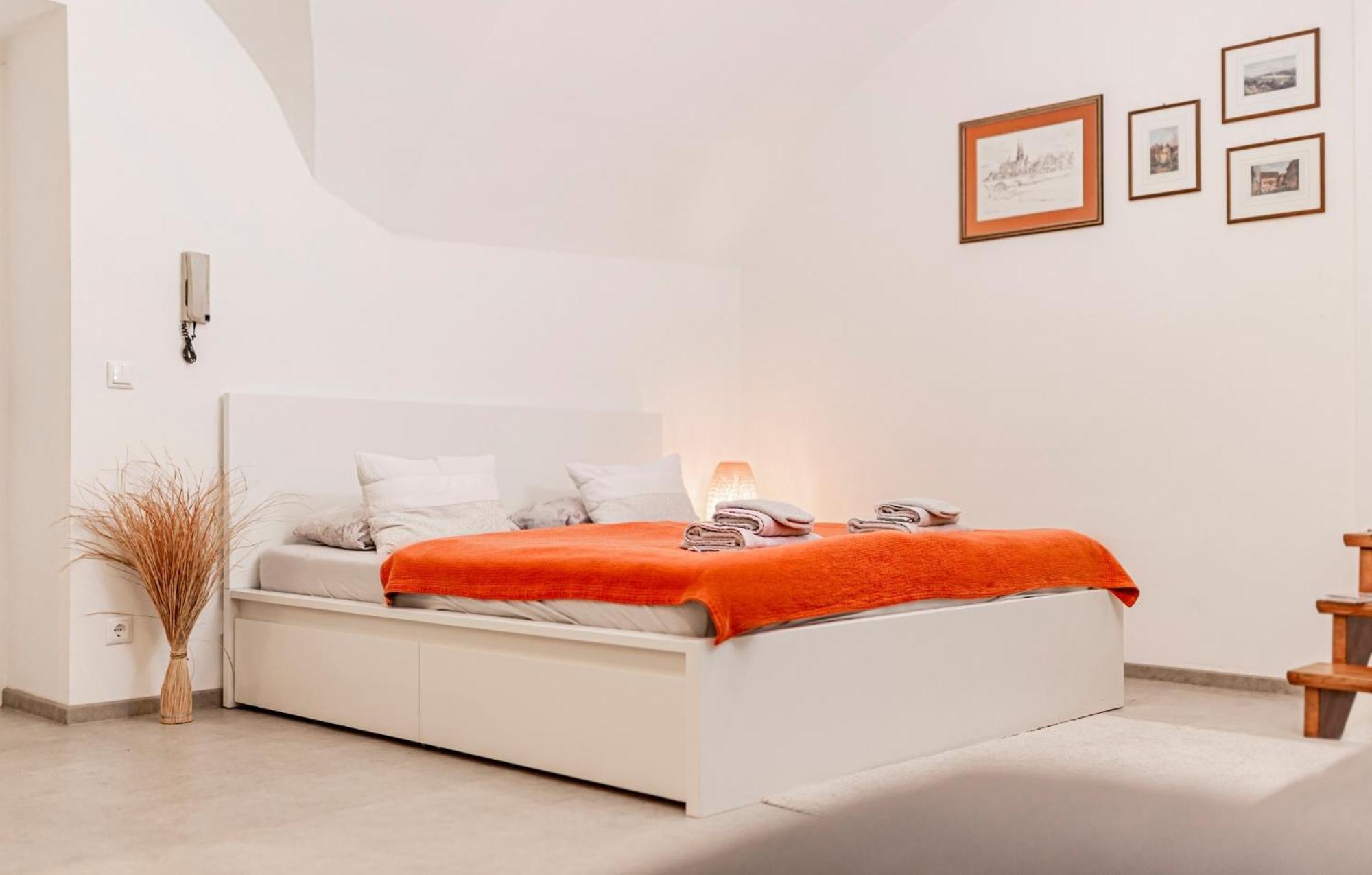 Suite-Regensburg Luaran gambar